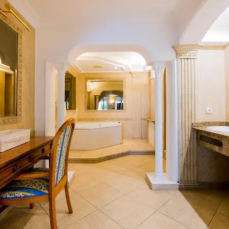 1 Liberty Suites *