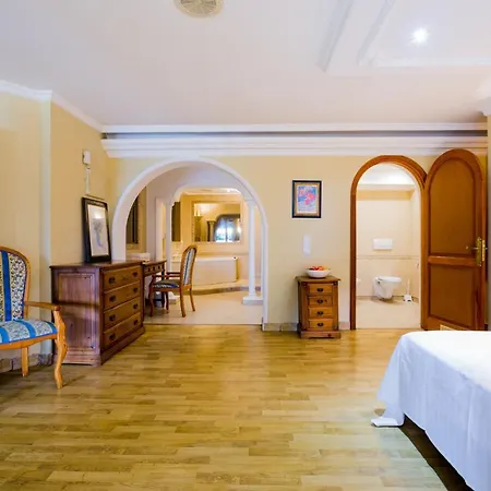 1 Liberty Suites